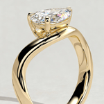 2ct Pear Lab-Grown Diamond Ring in East-West Setting with Wave Band Claw Setting Tarnish-resistant Silver In 14K Gold Plated (Includes IGI Certification from International Gemological Institute)