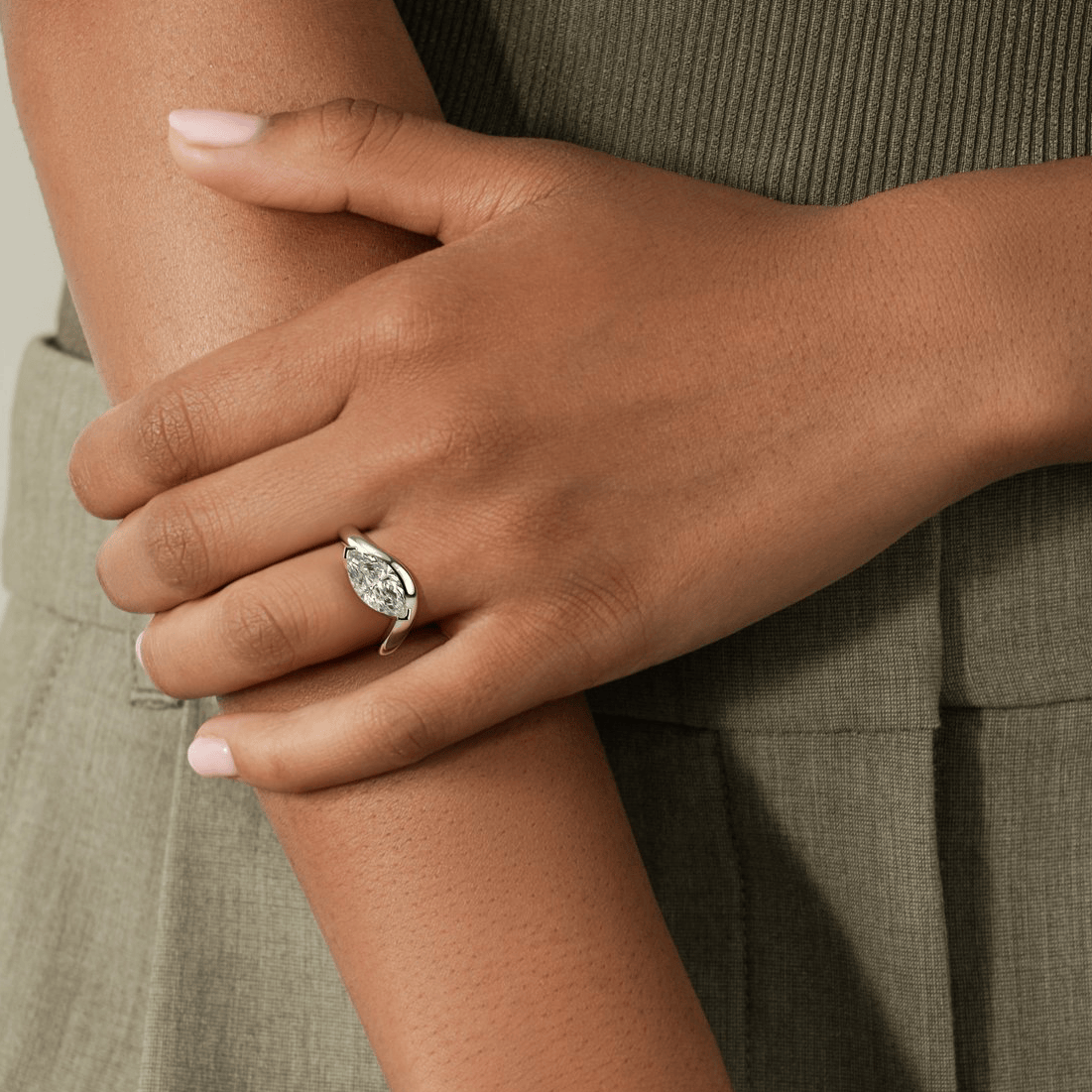 2ct Marquise Lab-Grown Diamond Ring in East-West Setting with Wave Band Claw Setting Tarnish-resistant Silver In 14K Gold Plated (Includes IGI Certification from International Gemological Institute)