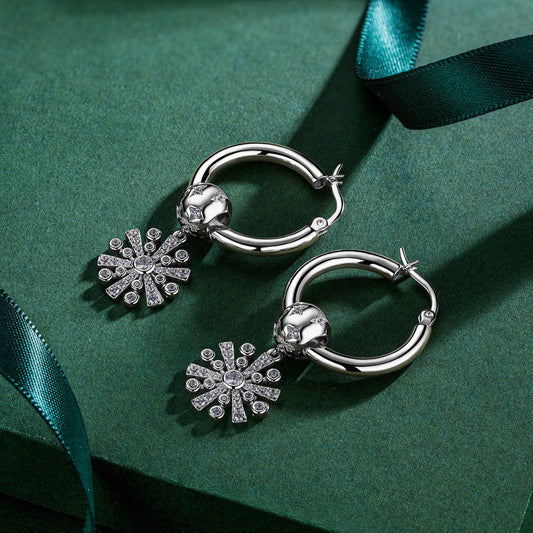 gon- Sterling Silver Brilliant White Snowflake Charms Earrings Set In White Gold Plated